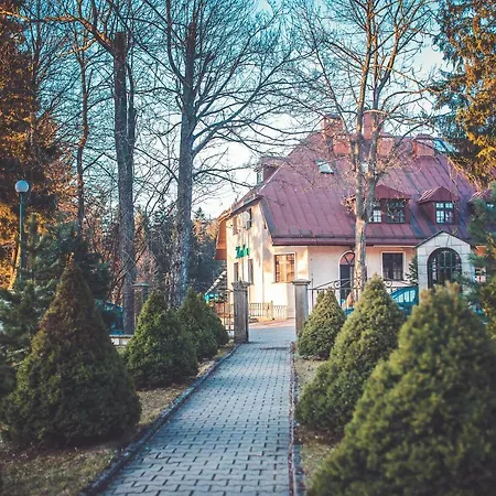 Dworek 3* カルウフ