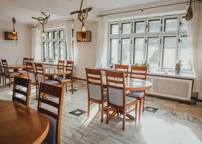 Dworek Aparthotel 3*